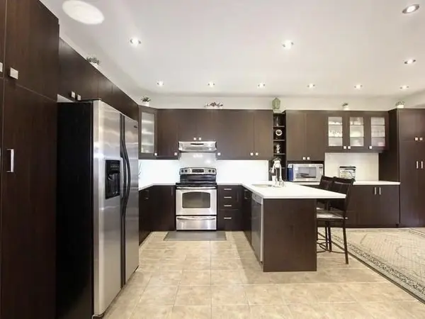 9 Maddybeth CRES, Brampton, ON L6Y 5R7