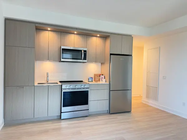 60 Central Park Roadway N/A #2313, Toronto W08, ON M9A 0E6