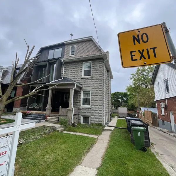 57 Humberside AVE, Toronto W02, ON M6P 1J6