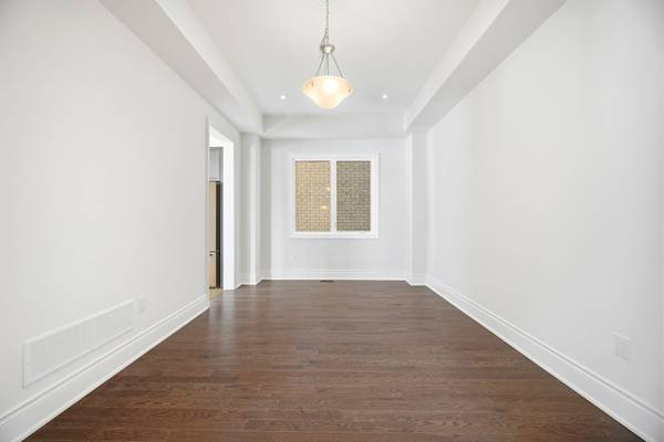 32 Addison ST, Caledon, ON L7C 4N2