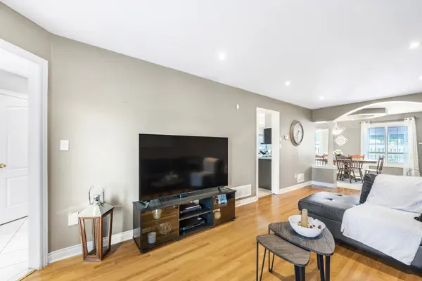 223 Landsbridge ST, Caledon, ON L7E 2J6