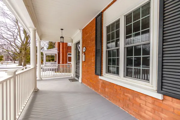 558 Gilmour ST, Peterborough, ON K9H 2K2