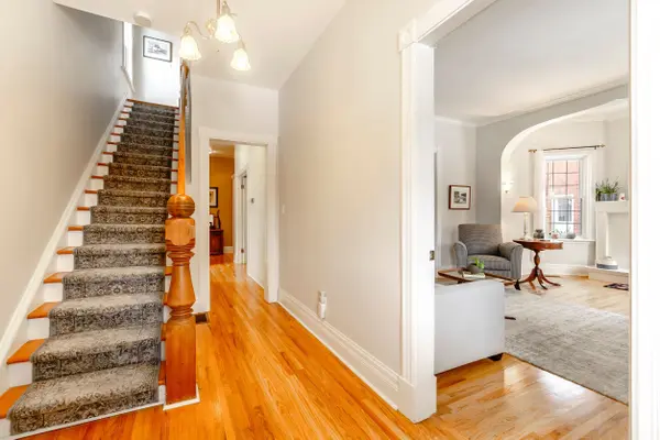 558 Gilmour ST, Peterborough, ON K9H 2K2