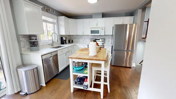 62 Golden Acres DR, West Lincoln, ON L0R 2A0