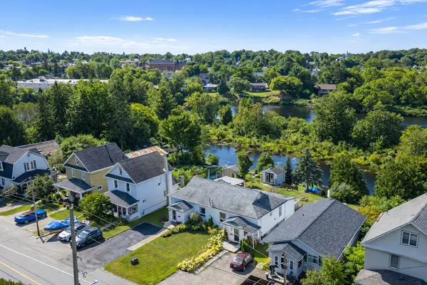 54 River ST, Parry Sound, ON P2A 2T6