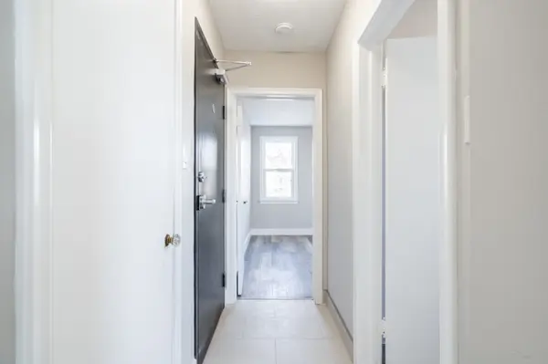 5567 Ontario AVE #3, Niagara Falls, ON L2E 3S4