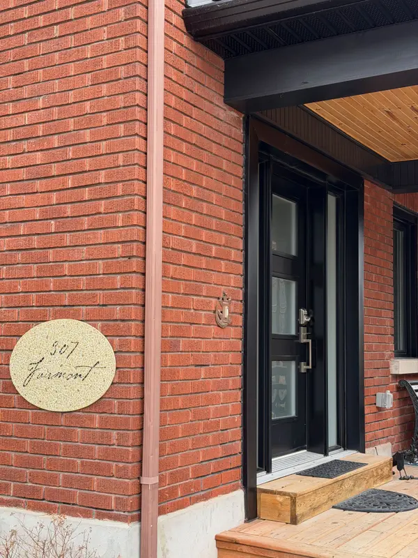 307 Fairmont AVE, Dows Lake - Civic Hospital And Area, ON K1Y 1Y5