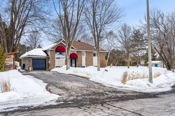 2437 Henri Menard CT, Clarence-rockland, ON K0A 2A0