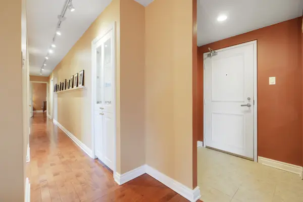 333 Chapel ST #704, Lower Town - Sandy Hill, ON K1N 8Y8