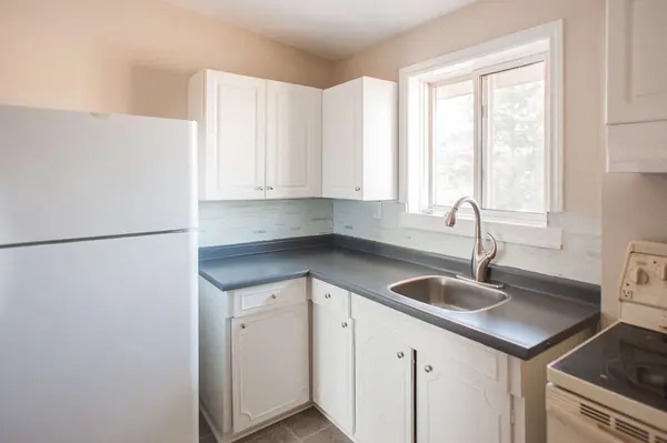 8650 Wyandotte ST E #34, Windsor, ON N8S 1T9