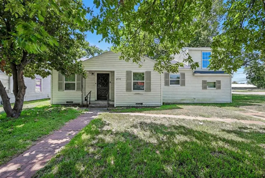 204 Graham Avenue, Bonham, TX 75418
