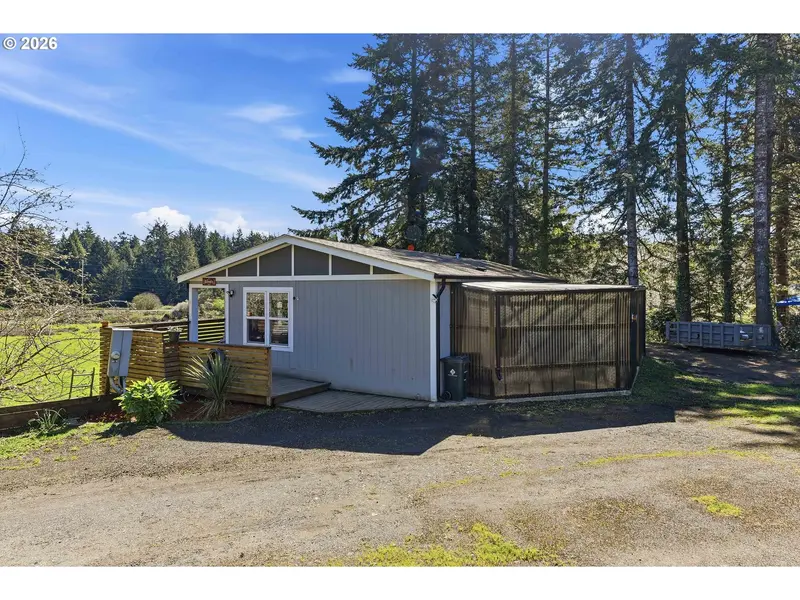 63111 FRUITDALE RD, Coos Bay, OR 97420