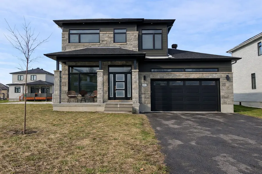 1143 Avignon ST, Russell, ON K0A 1W0