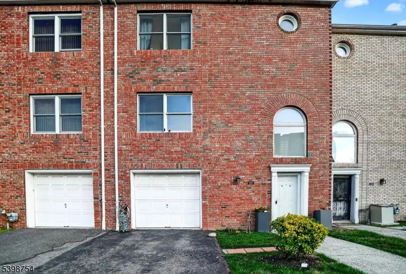 121 Arlington St, Newark City, NJ 07102