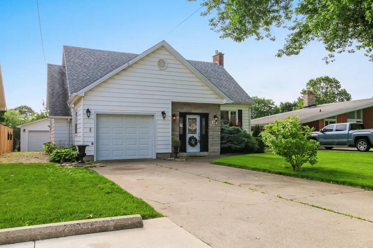26 Grand AVE, Chatham-kent, ON N8A 4J9