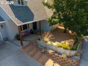 804 NE PROVIDENCE DR, Bend, OR 97701