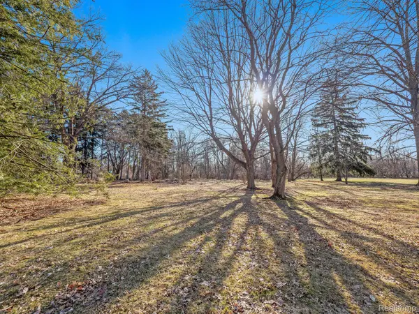 31050 BRIARCLIFF RD, Franklin Village, MI 48025