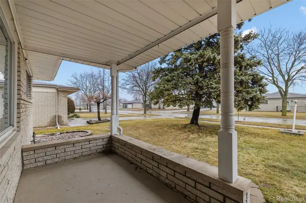 36745 Adele DR, Sterling Heights, MI 48312