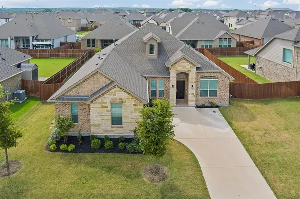 3451 Hidden Hollow Drive, Grand Prairie, TX 76065