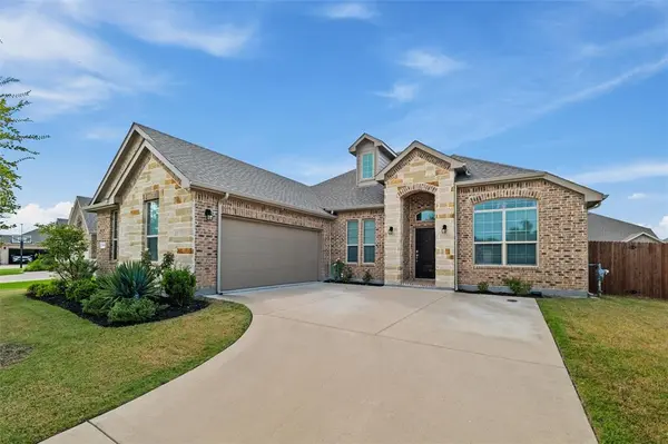 3451 Hidden Hollow Drive, Grand Prairie, TX 76065