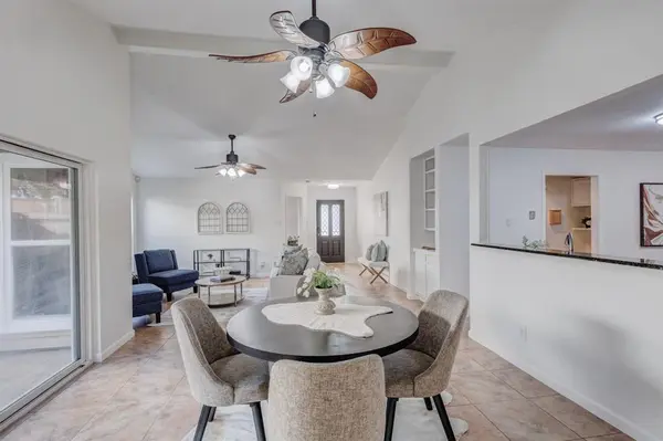 1417 Autumn Chase Square, Bedford, TX 76022