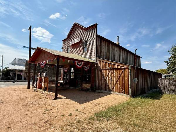 622 Main Street,  Blanket,  TX 76432