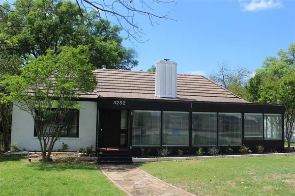 3232 Bellaire Drive W, Fort Worth, TX 76109