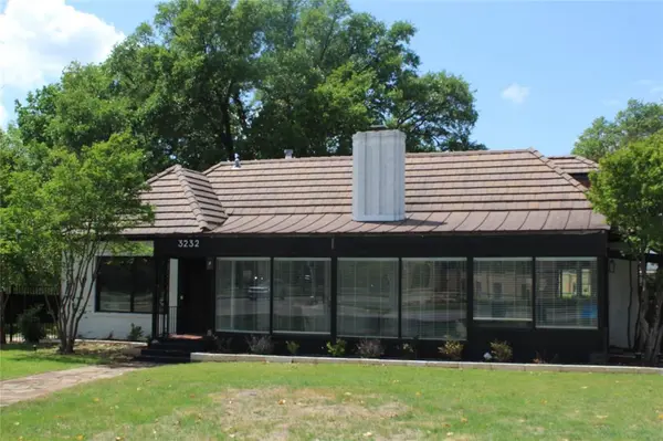 3232 Bellaire Drive W, Fort Worth, TX 76109