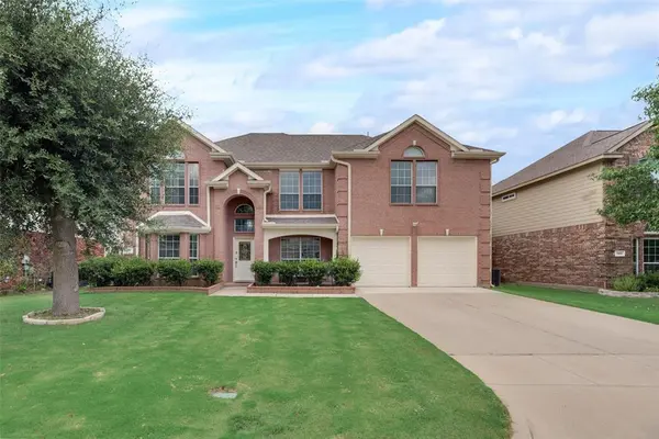 202 Forestridge Drive, Mansfield, TX 76063