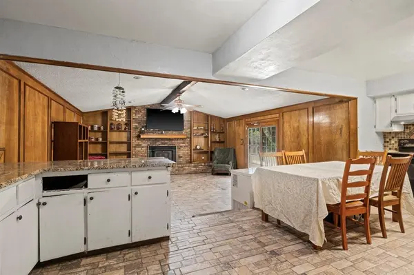 504 E 3rd, Mount Pleasant, TX 75455