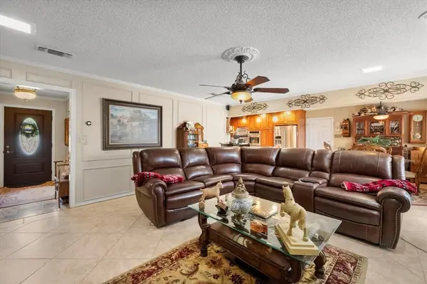 1005 Acorn Court, Arlington, TX 76012