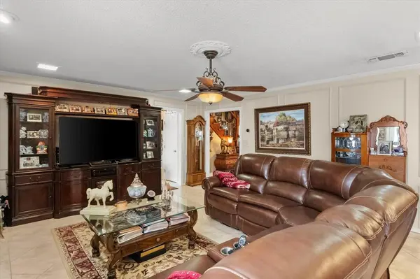 1005 Acorn Court, Arlington, TX 76012