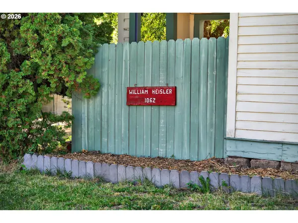 381 N MAIN ST, Dufur, OR 97021