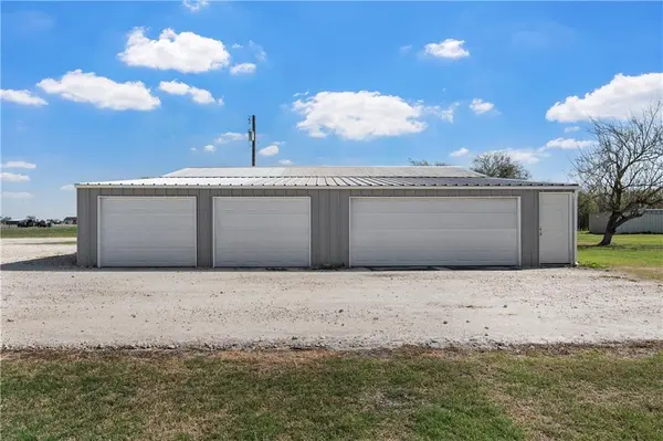 5730 Leroy Parkway, West, TX 76691