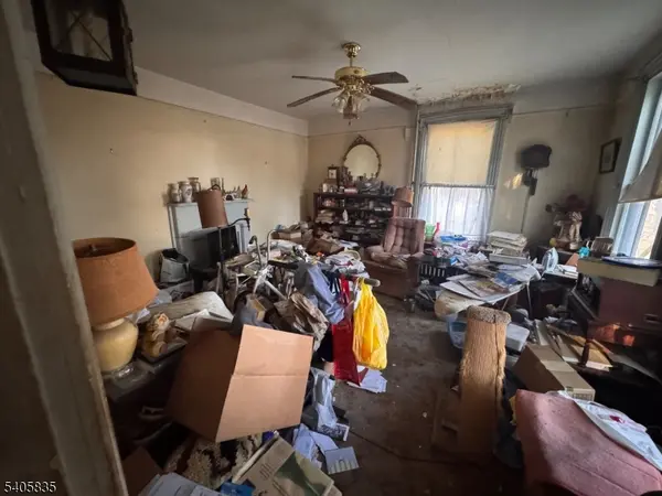 4 High St, Glen Gardner Boro, NJ 08826