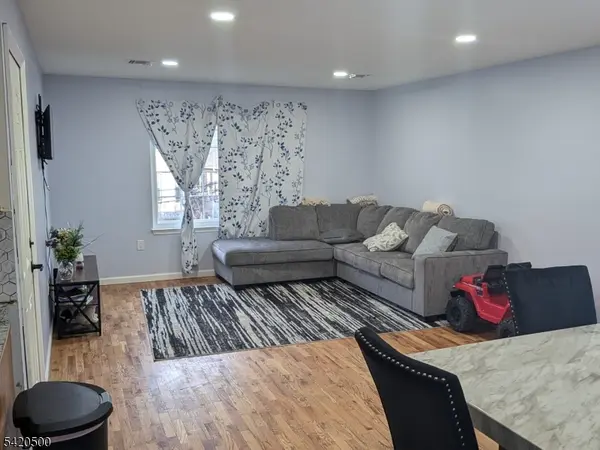 544 Court St, Elizabeth City, NJ 07206