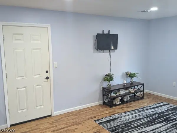 544 Court St, Elizabeth City, NJ 07206