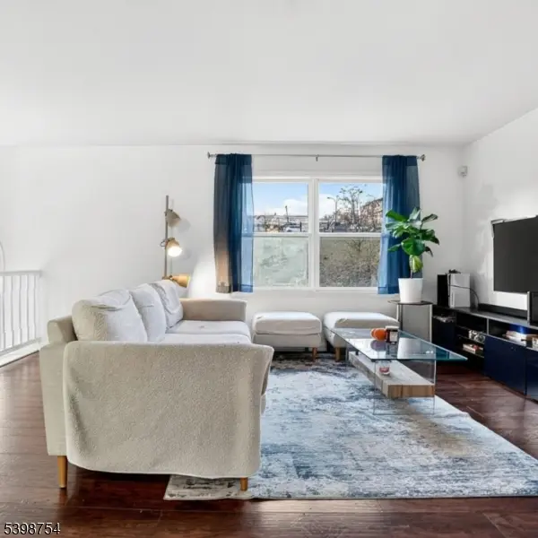 121 Arlington St, Newark City, NJ 07102