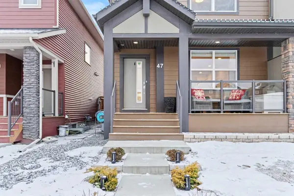 47 Wolf Willow BLVD SE, Calgary, AB T2X 3Z9