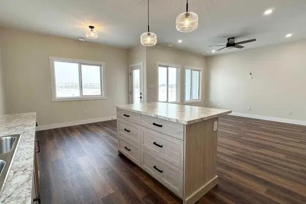 54 Lakeview PL, Whitecourt, AB T7S 1T5