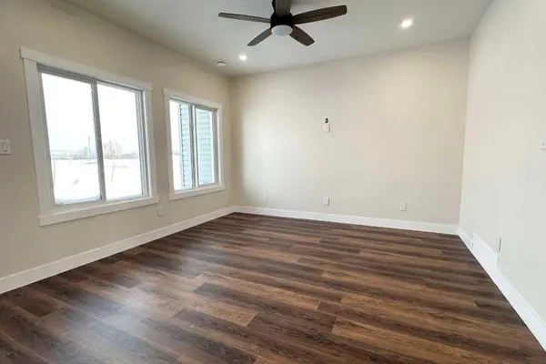 54 Lakeview PL, Whitecourt, AB T7S 1T5