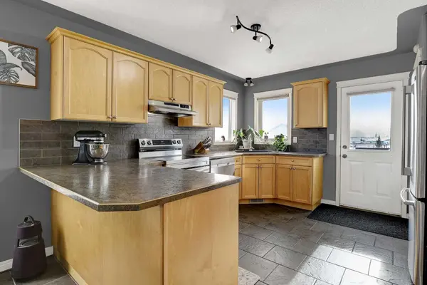 66 Pinnacle Lake Drive, Grande Prairie, AB T8W 0A9