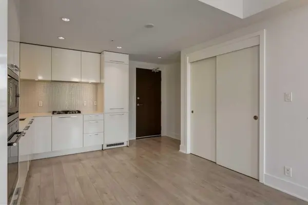 901 10 AVE SW #1505, Calgary, AB T2R 0B5