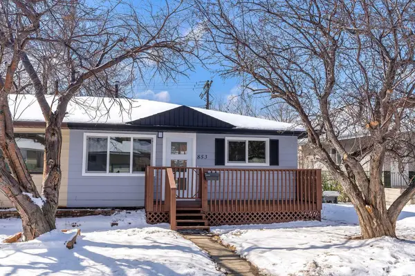 853 Northmount DR NW, Calgary, AB T2L 0A3