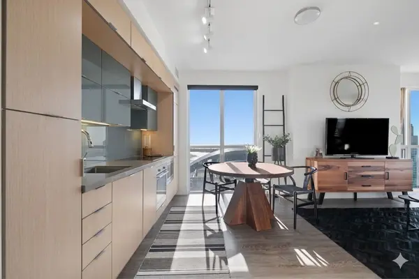 300 Front ST W #3012, Toronto C01, ON M5V 0E9