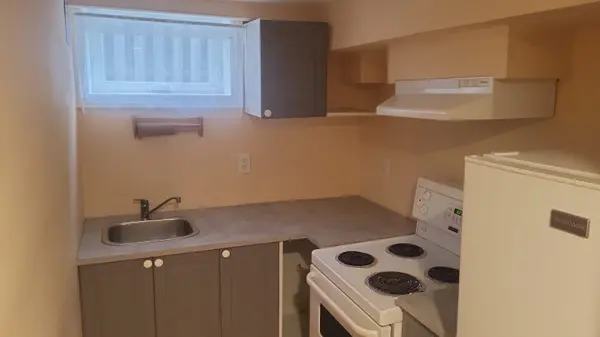 44 Holswade RD #Basement, Toronto E04, ON M1L 2G3