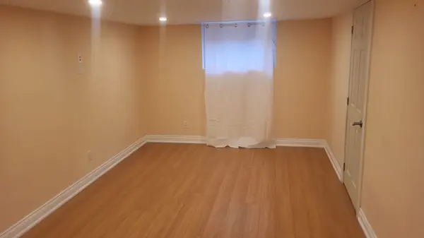 44 Holswade RD #Basement, Toronto E04, ON M1L 2G3