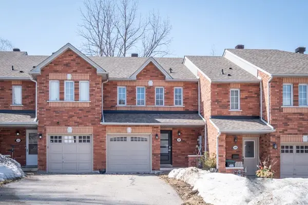 20 Kelly PL, Barrie, ON L4N 8N2