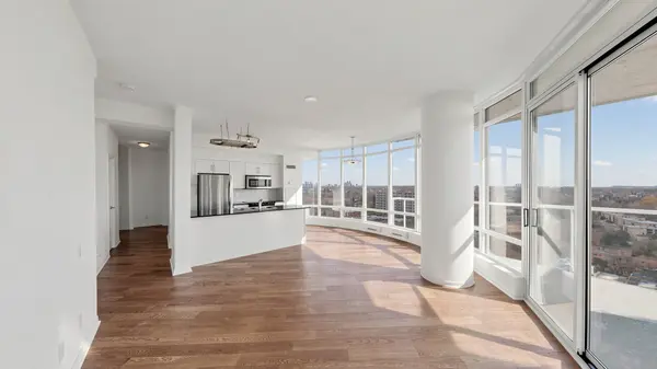 15 Windermere AVE #2205, Toronto W01, ON M6S 5A2