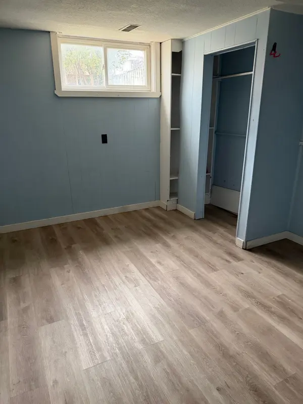 7280 Dellaport DR #Basement, Mississauga, ON L4T 2Y3